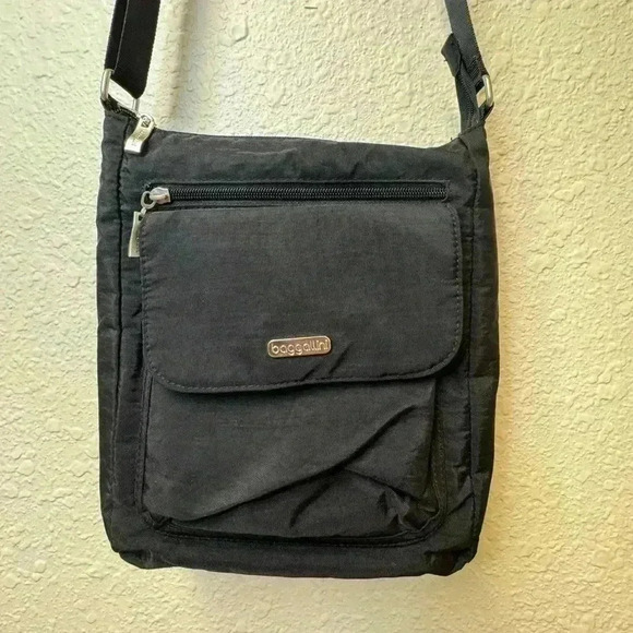 Baggallini Town Crossbody in Black - Picture 2 of 8